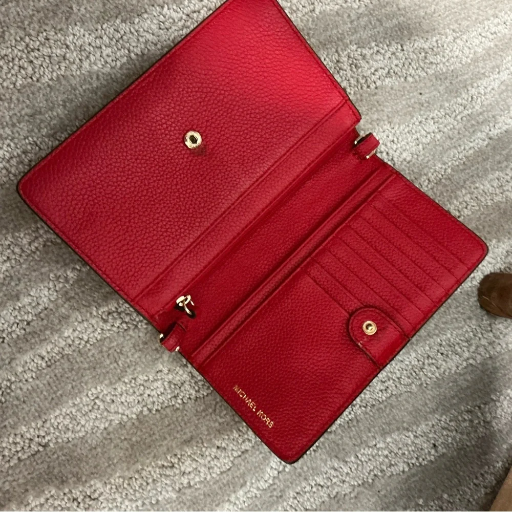 Michael Kors Leather Wallet with removable (Red Braided/Custom Faux Pearl chain - Picture 8 of 14